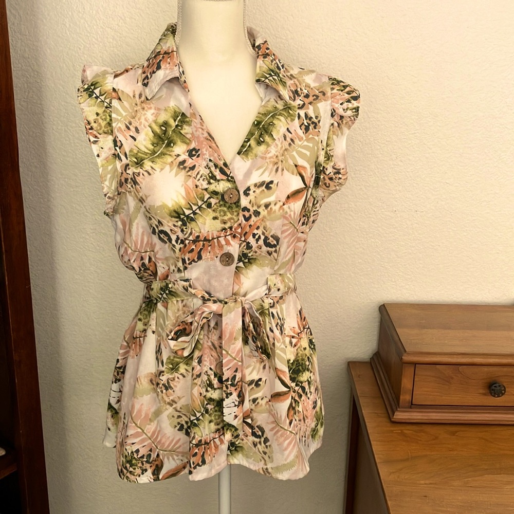 L.I.F.E Love is for eternity tie leaf blouse Size M